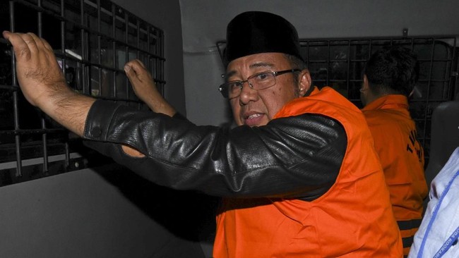 Hakim pada Pengadilan Negeri Jakarta Selatan menyatakan proses penangkapan dan penyidikan dilakukan terhadap Asrun oleh KPK tetap sah.