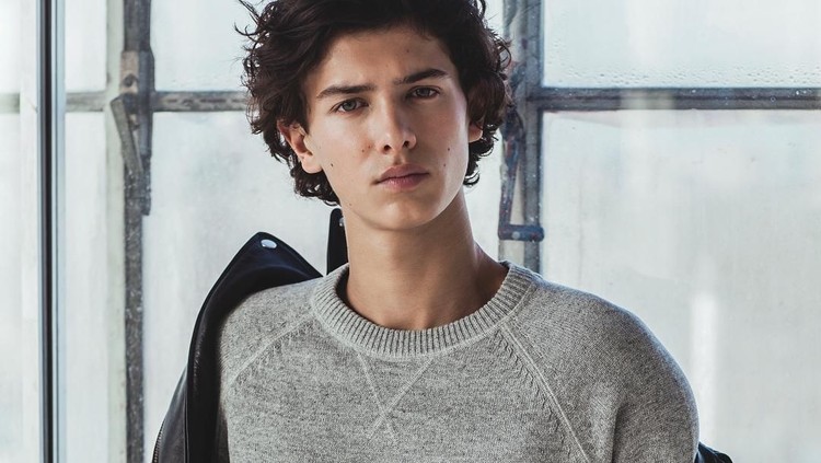 pangeran Denmark yang berprofesi jadi model