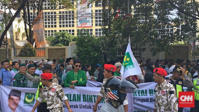 Gerakan Nasional Pengawal Fatwa menilai pernyataan Dewan Perwakilan Rakyat Republik Indonesia (DPR RI) pada sidang pleno uji materi UU Ormas sudah usang.
