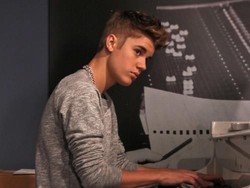 Kejutan! Justin Bieber Tiba-tiba Rilis Mini Album