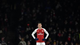 Menebak Pikiran Emery Soal Oezil Jelang Arsenal vs Chelsea