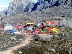Gunung Emas di Papua-Surga Tersembunyi di Jambi