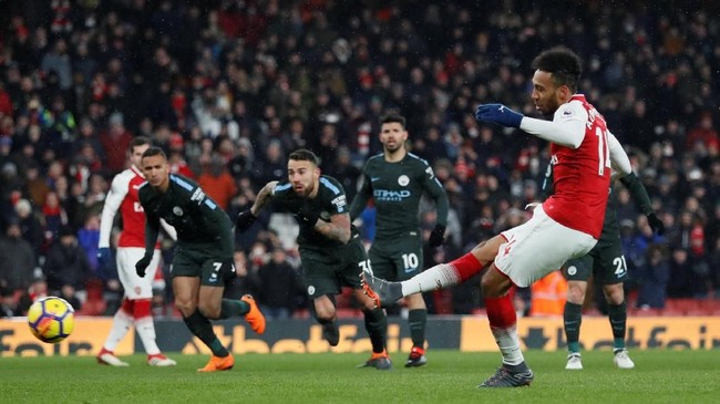 Sebanyak lima catatan penting tersaji menjelang duel sengit Manchester City vs Arsenal pada lanjutan Liga Primer Inggris di Stadion Etihad, Minggu (3/2).