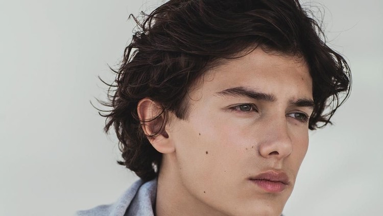 pangeran Denmark yang berprofesi jadi model