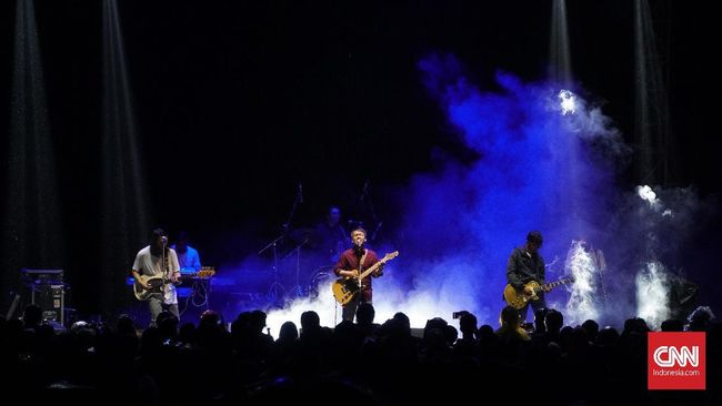 Band Efek Rumah Kaca (ERK) melanjutkan perjalanan ke New York setelah tampil di festival musik akbar South By South West (SXSW) di Texas.