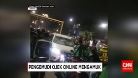 Senggol Ojek Online, Nissan X-Traill Dirusak Para Sopir