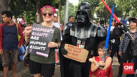 Di Jalanan Jakarta 'Darth Vader' Melawan Penindasan Perempuan