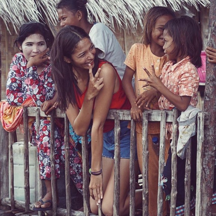 Lagi asyik ngobrol apa ya ini? (Foto: Instagram @putrimarino)