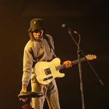 Lirik Lagu Streetcar - Daniel Caesar