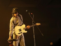 Lirik Lagu Japanese Denim - Daniel Caesar