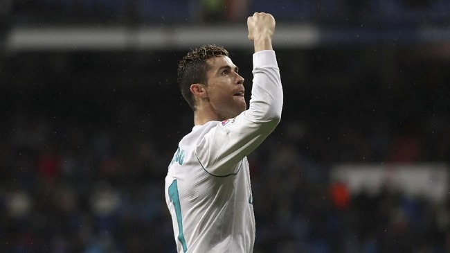 Cristiano Ronaldo disebut-sebut memberikan uang sebesar €3,8 juta (Rp64,7 miliar) kepada Agen Pajak Spanyol agar terhindar dari hukuman penjara.