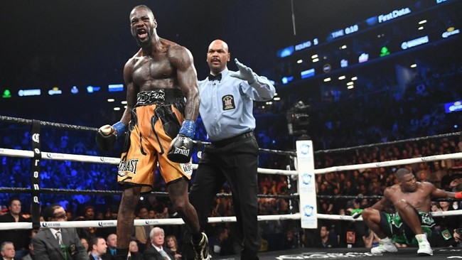 Deontay Wilder berhasil mempertahankan sabuk juara dunia kelas berat WBC usai menaklukkan Luis Ortiz di ronde kesepuluh.
