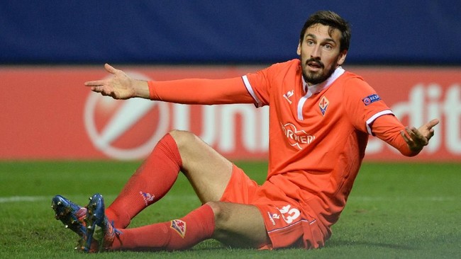 Davide Astori meninggal dunia mendadak jelang laga Fiorentina lawan Udinese membuat laga Serie A hari ini mengalami penundaan.