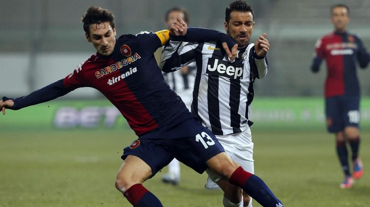 FOTO: Kenangan Davide Astori di Lapangan Hijau
