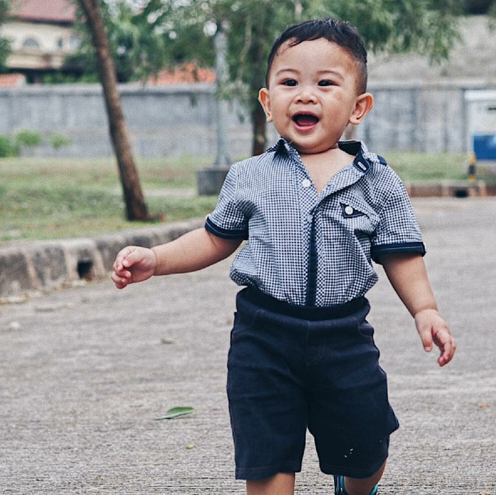 <p>Senyum Kyo menggemaskan banget ya. (Foto: Instagram/kiranalarasati)</p>