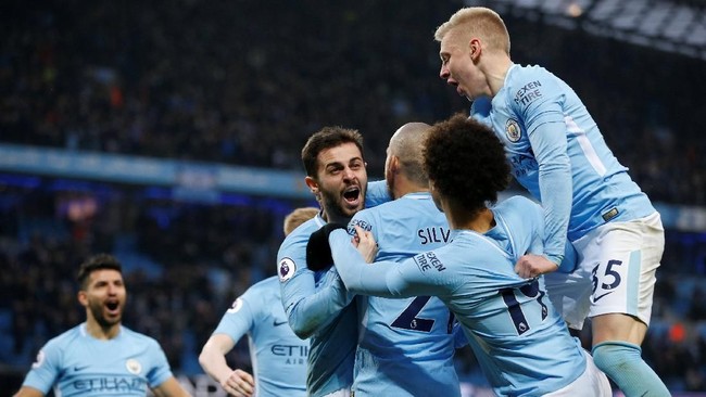 Liverpool punya peluang besar untuk lolos namun mereka harus cepat meredam 'serangan fajar' Manchester City di leg kedua perempat final Liga Champions.