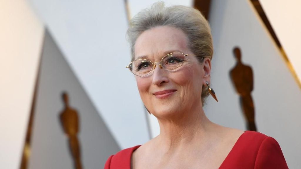 Meryl Streep dan Lady Gaga Disebut Skip Met Gala karena Ada Jeff Bezos