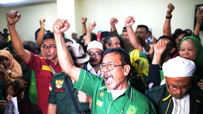 PBB Nilai Poros Ketiga Muncul Jika Kubu Jokowi Terpecah PBB menilai jika Jokowi sampai salah memilih cawapres, maka akan membuat peta koalisi di dalamnya bisa berubah. Jika sampai pecah maka bisa muncul poros ketiga.