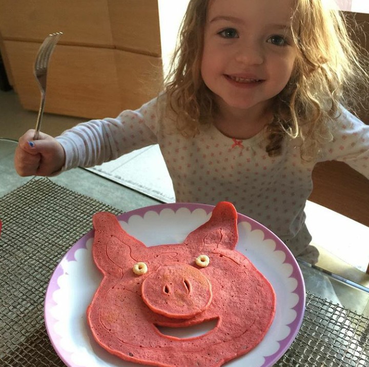 <p>Lucu deh, pancakenya berbentuk Peppa Pig. (Foto: Instagram @Jimmykimmel)</p>