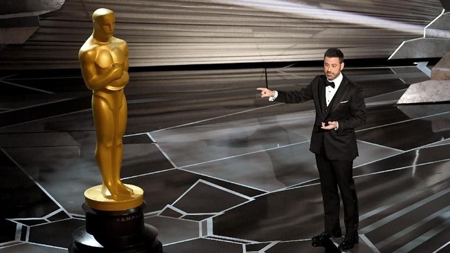 Di Balik Penolakan Jimmy Kimmel Membawakan Acara Piala Oscar 2025