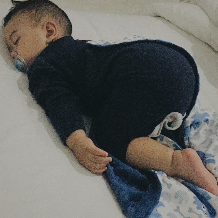 <p>Kyo tidurnya sampai nungging gitu. Hi-hi. (Foto: Instagram/kiranalarasati)</p>