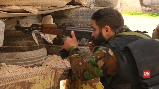 Kelompok teroris ISIS dilaporkan melakukan serangan terhadap pasukan koalisi yang disokong Amerika Serikat di provinsi Deir Ezzor, di timur Suriah