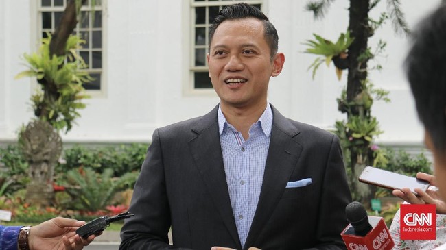 Komandan Kogasma Partai Demokrat Agus Harimurti Yudhoyono menyebut pertemuan dengan Sandiaga untuk membuka komunikasi seluasnya jelang Pilpres 2019.