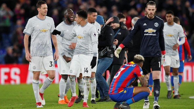 Caci maki Jose Mourinho menjadi kunci kemenangan 3-2 Manchester United atas Crystal Palace di Selhurst Park dalam lanjutan laga Liga Primer, Selasa (6/3).