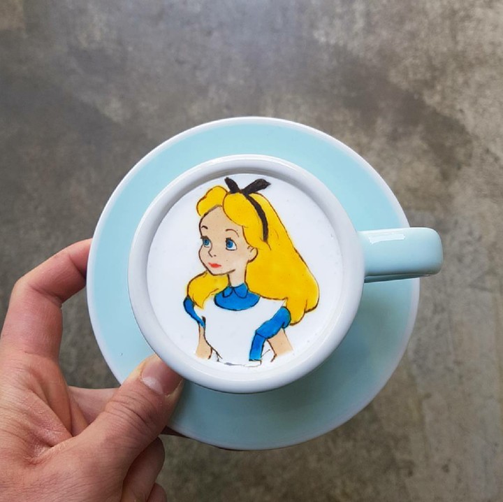Alice in Wonderland-nya udah mirip belum, Bun? (Foto: Instagram/leekangbin91)