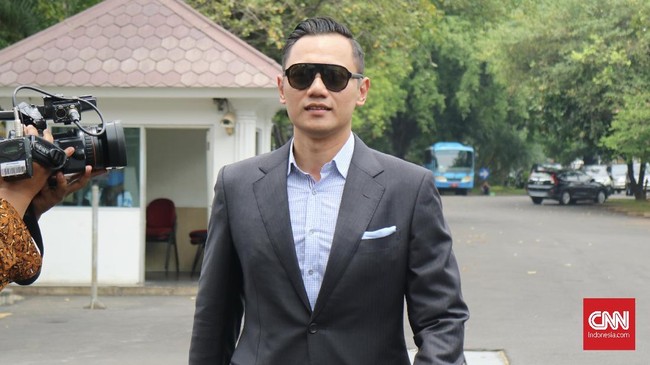 Usai bertemu Jokowi di Istana, AHY belum menyampaikan sikap Demokrat soal pilpres 2019. AHY menyebut Rapimnas hanya untuk mengonsolidasikan kader.