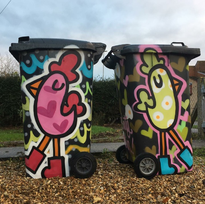 <p>Tempat sampah pun jadi menggemaskan ketika ditambah grafiti. (Foto: Instagram/bintybint)</p>