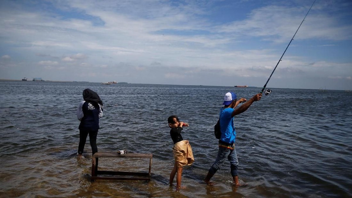 FOTO: Ancaman Hilangnya Garis Pantai di Indonesia