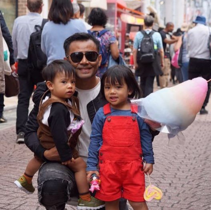 <p>Senyum anak adalah kebahagiaan sang ayah. So, ayo semua senyum, hi-hi. (Foto: Instagram @jud1ka)</p>