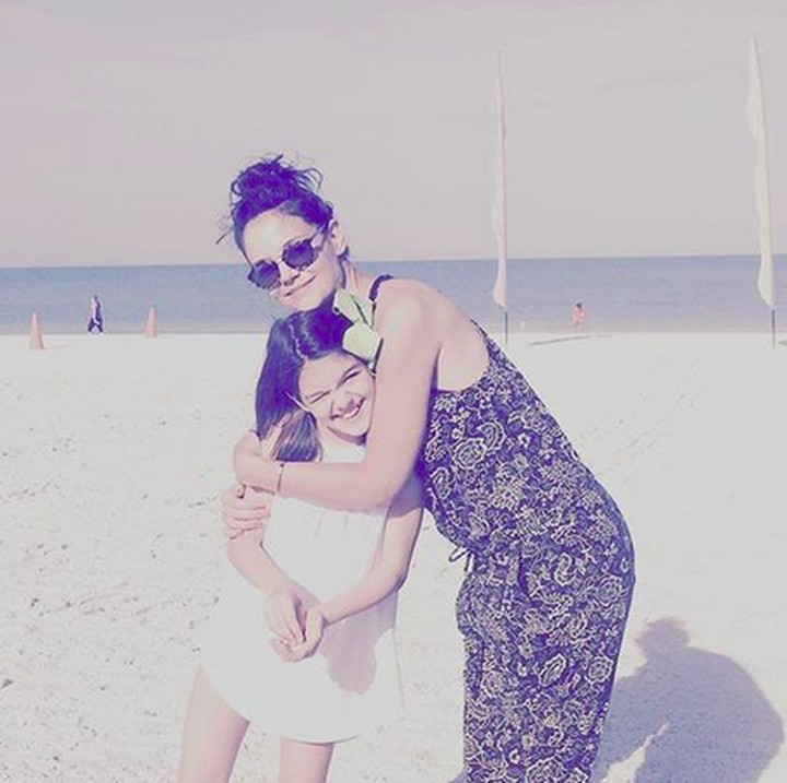 <p>Kasih ibu memang nggak akan lekang oleh waktu ya, Bun? (Foto: Instagram/ @katieholmes212)</p>