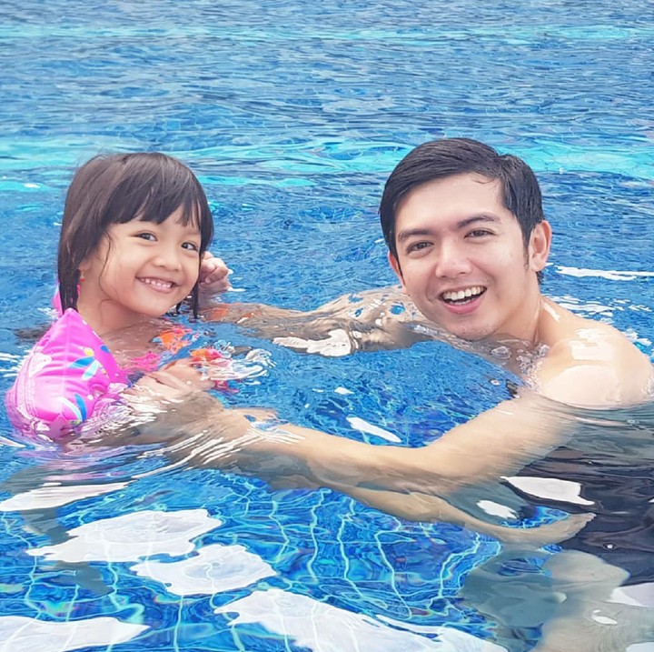Nicky sering banget menghabiskan waktu bersama putri semata wayangnya ini. (Foto: Instagram/nickytirta)