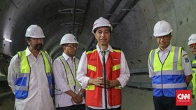 Jokowi Janjikan MRT Beroperasi Maret 2019