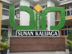 Wisudawan UIN Yogya Sambat, Belum Dapat Ijazah Gegara Rektor Sibuk