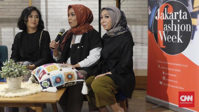 Bateeq dan KAMI akan tampil dalam Seoul Fashion KODE 2018, sementara I.K.Y.K dan NY by Novita Yunus berpartisipasi dalam Amazing Fashion Tokyo 2018.