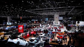 FOTO: 'Surga' Otomotif Geneva dalam Bidikan Lensa