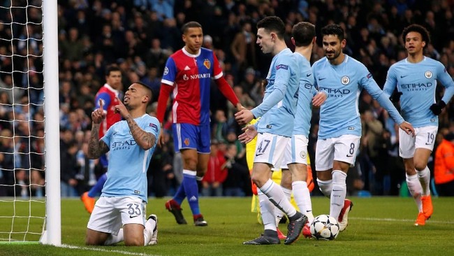 Manchester City tetap lolos ke perempat final Liga Champions dengan agregat 5-2 meski menderita kekalahan 1-2 dari Basel di Etihad, Rabu (7/3).