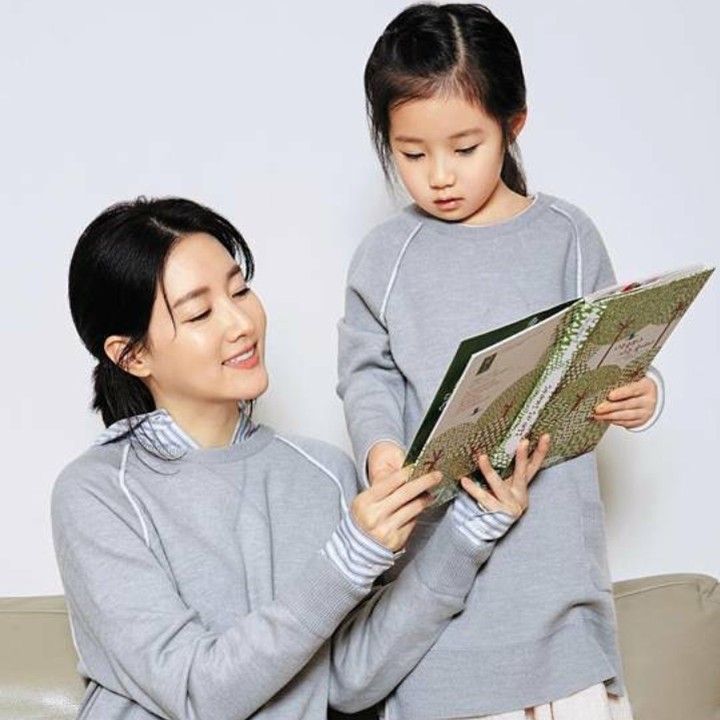 <p>Seung Kwon dan Seung Bin kini berusia 7 tahun, Bun. (Foto: Instagram @leeyoungae_fans)</p>