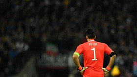 Buffon Tolak Nomor 1 dan Ban Kapten di Juventus