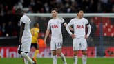 FOTO: 'Tembok' Juventus Kalahkan Tottenham Juventus mengalahkan Tottenham Hotspur 2-1 pada leg kedua babak 16 besar Liga Champions meski jarang menyerang dan menampilkan permainan bertahan.