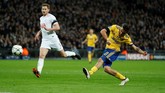 FOTO: 'Tembok' Juventus Kalahkan Tottenham Juventus mengalahkan Tottenham Hotspur 2-1 pada leg kedua babak 16 besar Liga Champions meski jarang menyerang dan menampilkan permainan bertahan.