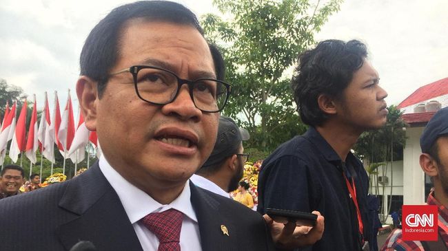 Istana Pertanyakan Data Prabowo soal Rakyat Hidup Pas-pasan Pernyataan Prabowo soal 99 persen rakyat hidup pas-pasan dijawab Istana Negara dengan hasil survei tingkat kepuasan publik terhadap pemerintahan Jokowi.