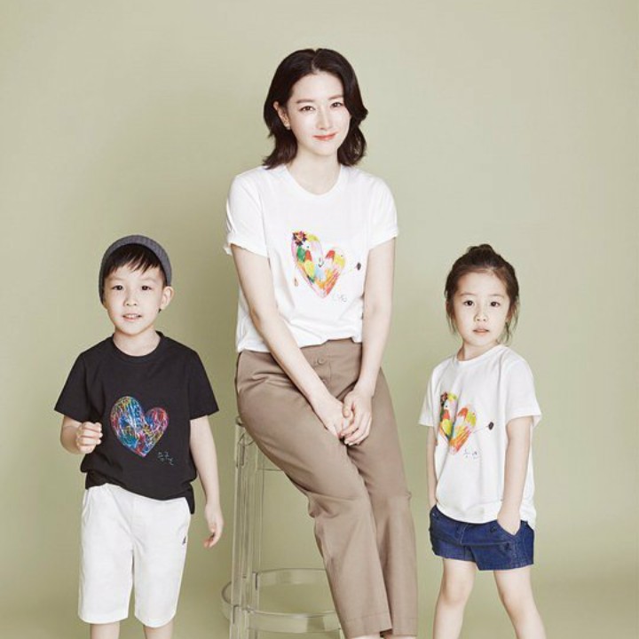 <p>Gimana Bun, mereka pandai berpose ya? (Foto: Instagram @leeyoungae_fans)</p>