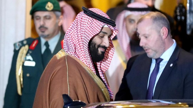 Para pemimpin dunia menyambut kedatangan Putra Mahkota Arab Saudi, Mohammed bin Salman pada Konferensi Tingkat Tinggi (KTT) G20.