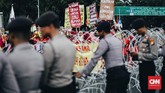 FOTO: Ragam Suara di Hari Perempuan Internasional Para perempuan dari berbagai elemen berunjuk rasa di depan Istana Merdeka, Jakarta, Kamis (8/3) memperingati Hari Perempuan Internasional.