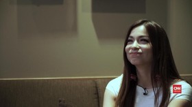 PERSONA: Sandra Olga Terpincut Bek Liverpool