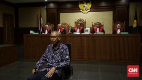 Dokter Bimanesh Minta Infus untuk Setnov Ditempel Saja